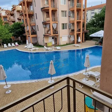 Two Bedroom - двуспален апартамент