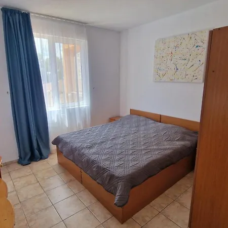 Two Bedroom - двуспален شقة